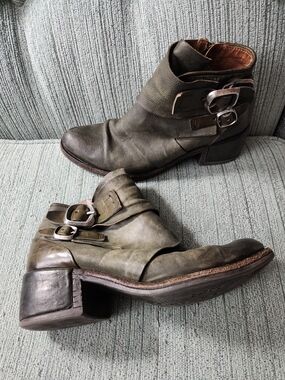🍉AS98 41 Olin, Olive Green Leather Ankle Boots.